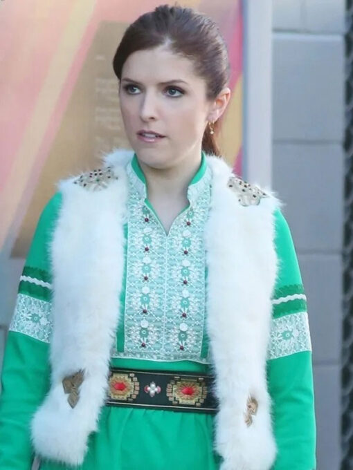 Anna Kendrick White Vest